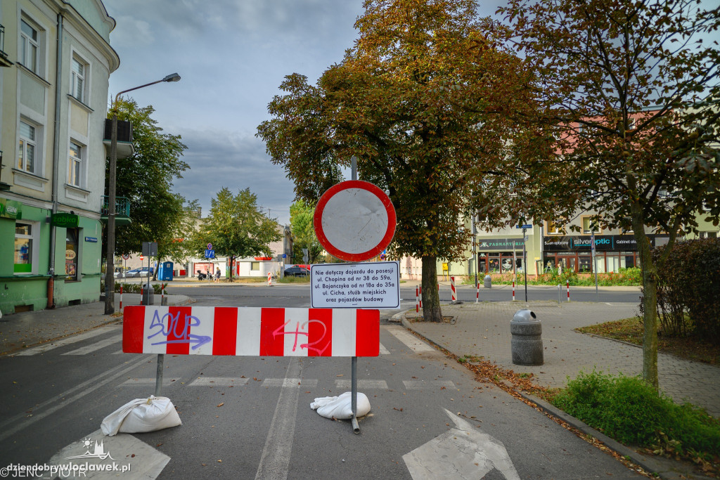 Na Chopina kładą ostatnią warstwę nawierzchni