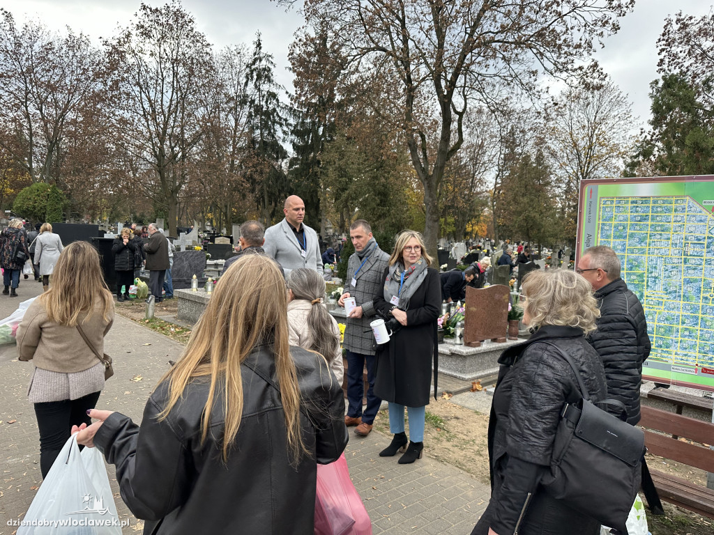 Kwesta na rzecz renowacji nagrobków