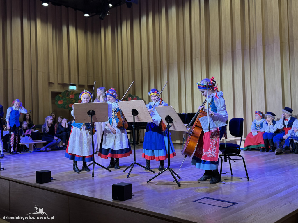 Koncert w Szkole Muzycznej - Muzyczna Podróż