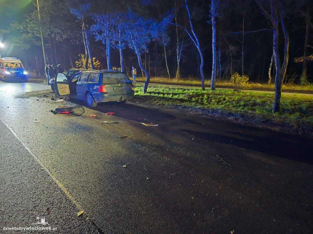 Zderzenie trzech pojazdów na al. Jana Pawła II