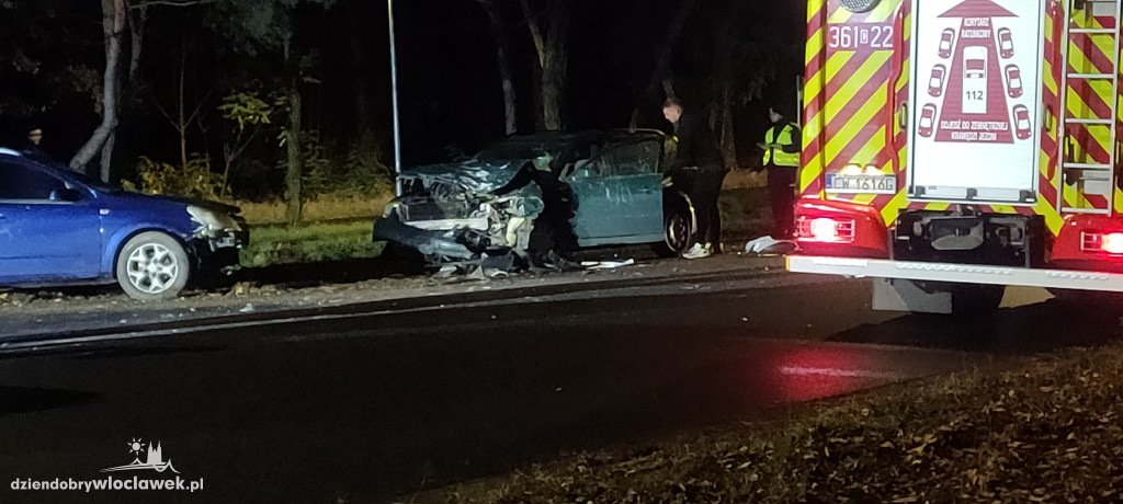 Zderzenie trzech pojazdów na al. Jana Pawła II