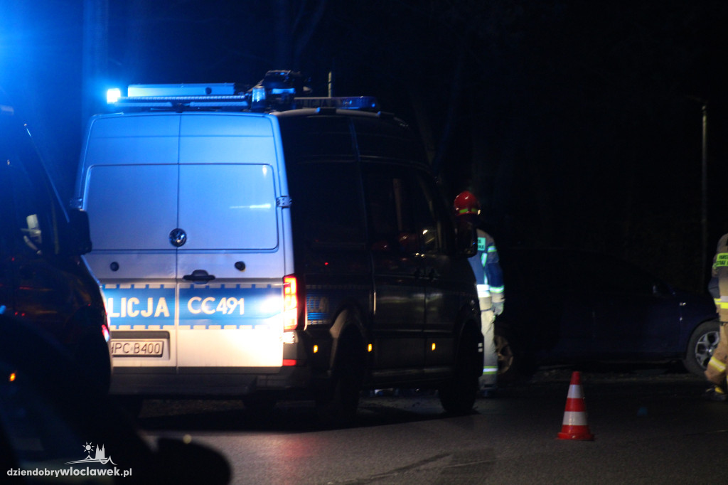 Zderzenie trzech pojazdów na al. Jana Pawła II