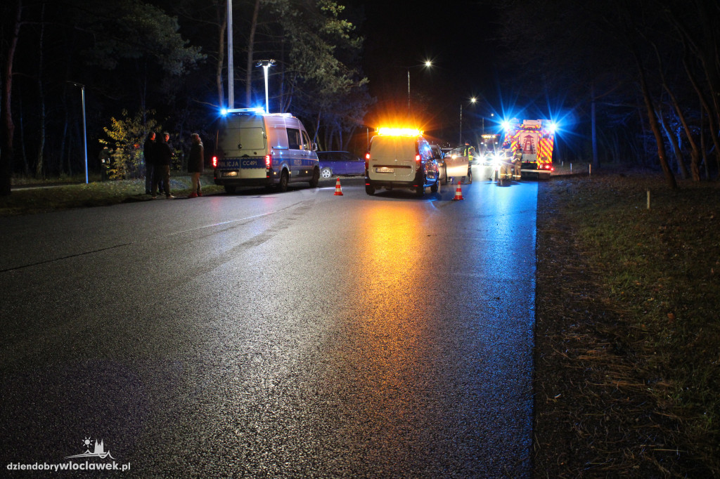 Zderzenie trzech pojazdów na al. Jana Pawła II