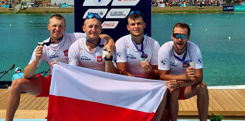 Polska osada na podium Mistrzostw Europy. Fabian Barański (pierwszy z lewej) Fot. Polski Związek Wioślarski